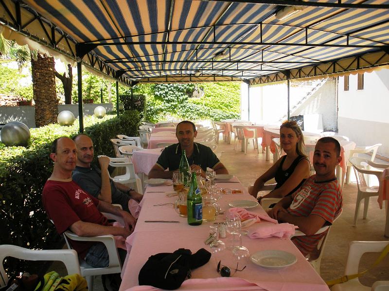 pranzo scalea.JPG - Primo pranzo... di pesce, per innaugurare la vacanza!